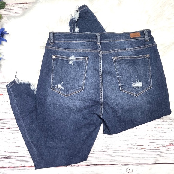 👖|•JUDY BLUE•| Skinny Fit Distressed Stretch Jean Size 20W👖 - Picture 2 of 5